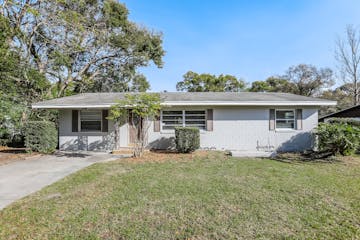 723 E Grove Pl De Land, FL 32724
